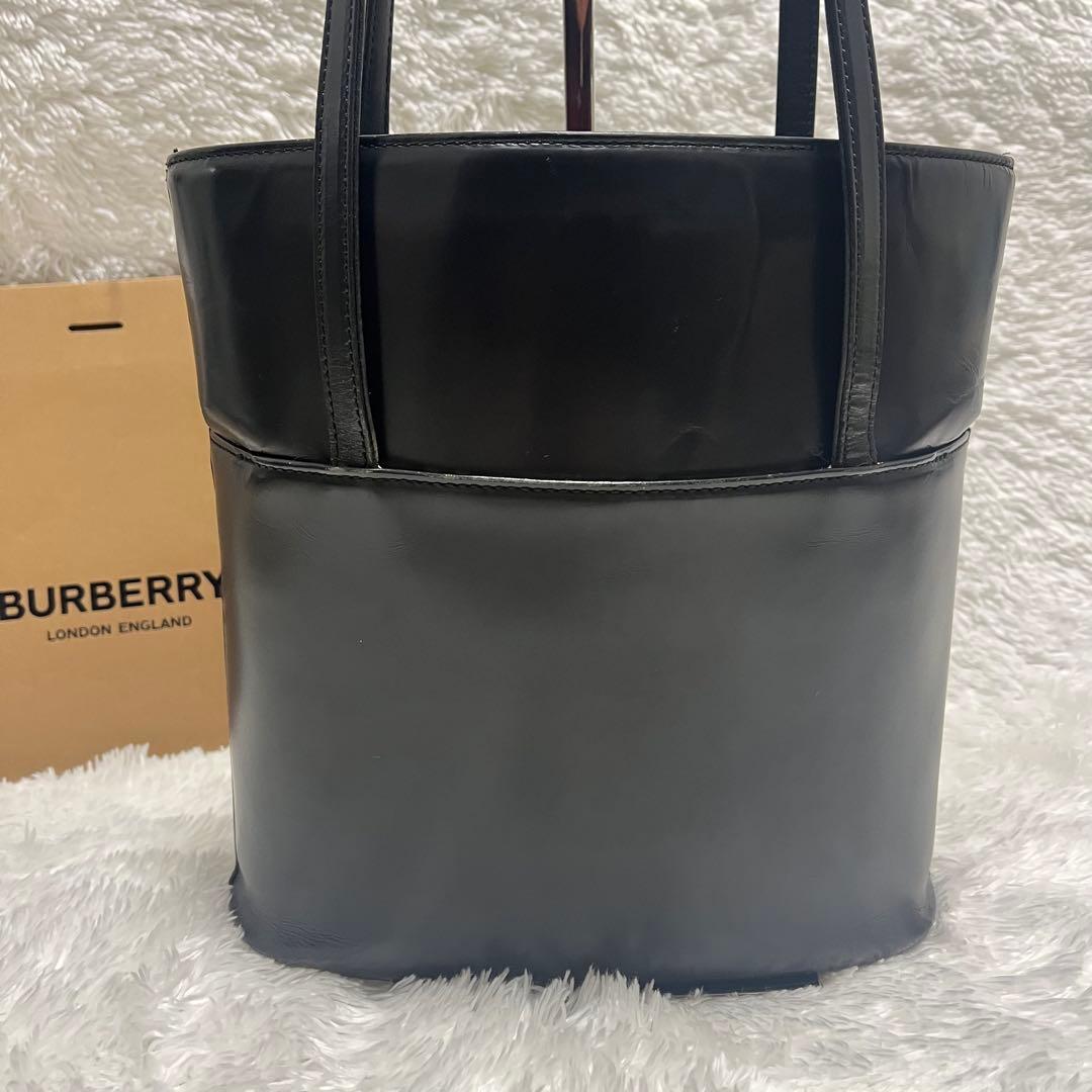 Burberry バーバリー トートバッグ バケツ型 ノバチェック 底鋲 黒