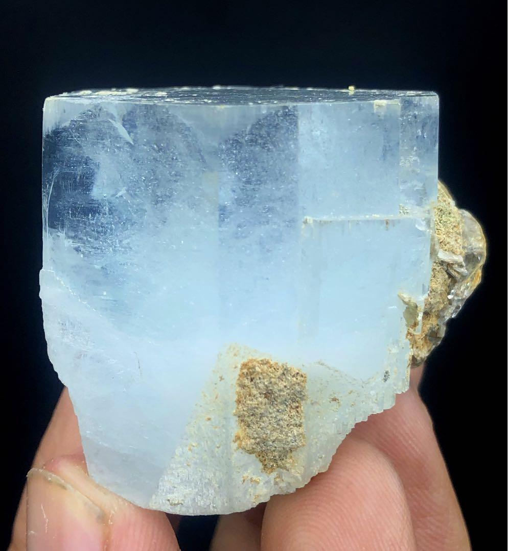 天然のブルーアクアマリンと雲母Blue Aquamarine With Mica アクアマリン / マイカ【Aquamarine on Mica】中国産 | PEANUTS MINERALS